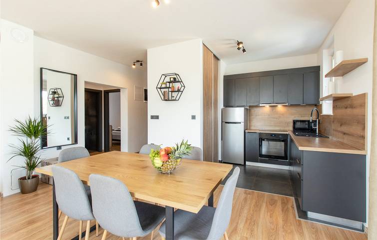 Ferienwohnung für 6 Personen, mit Terrasse und Pool in Vrsi - 4