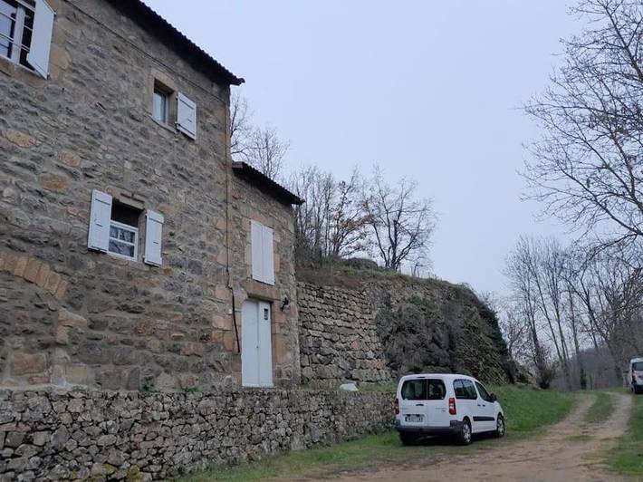 Gîte pour 12 personnes, avec vue et jardin, adapté aux familles à Arlebosc