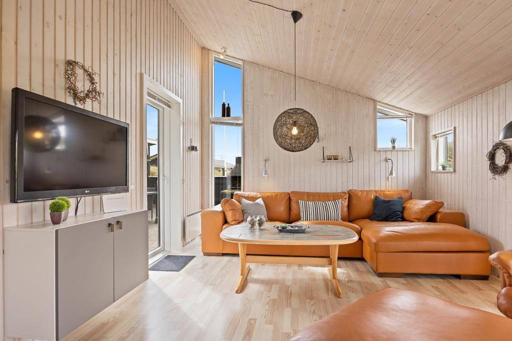 Holiday home with enclosed terrace and dune views in Årgab, Holmsland Klit