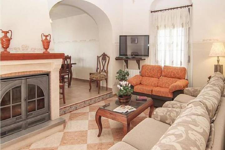 Gîte pour 9 personnes, avec terrasse et jardin - 1