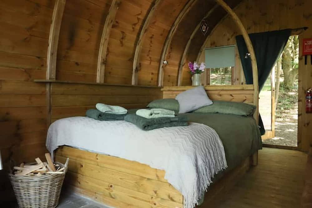 Warwickshire Woodland Glamping Cabin - Oak in Warwickshire