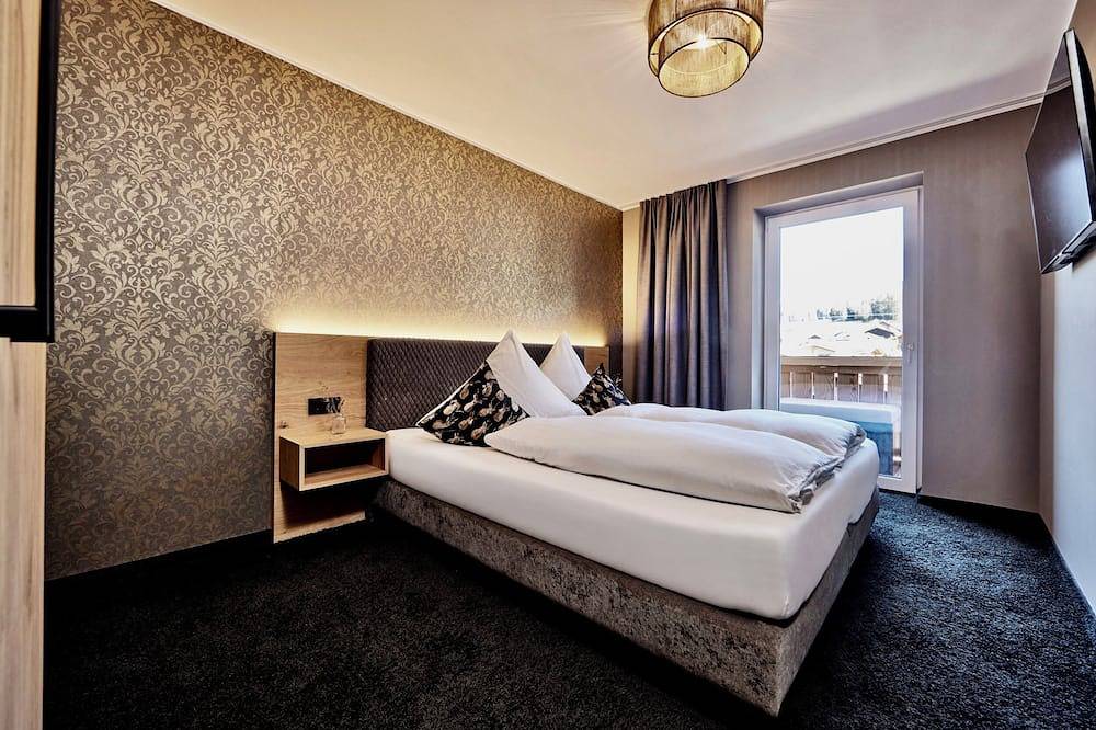 Ganze Wohnung, Neu! Deluxe Apartment Zugspitze mit Pool, Sauna, am Golfplatz und Zugspitzblick in Ehrwald, Ammergauer Alpen (Österreich)