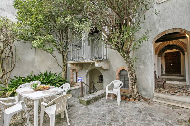 Ferienhaus für 6 Personen, mit Terrasse in Gardone Riviera - 2