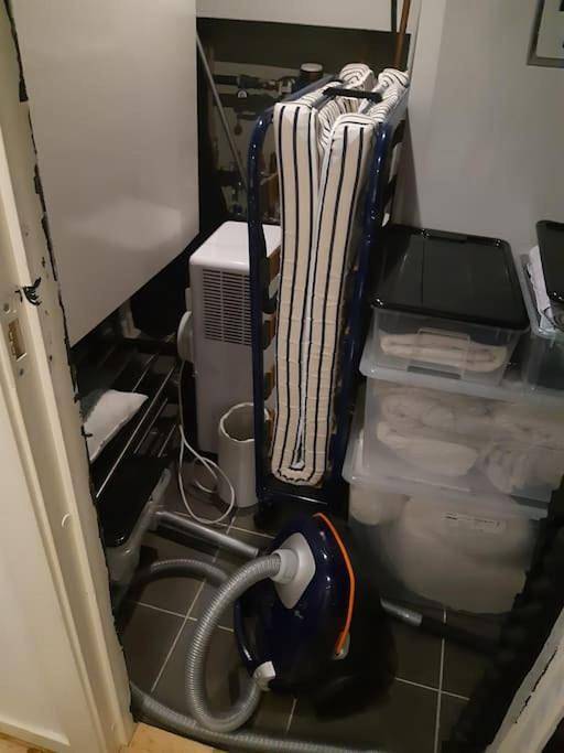 Appartement entier, Studio close to city, Sthlm fair, free parking in Huddinge, Mer Baltique suédoise