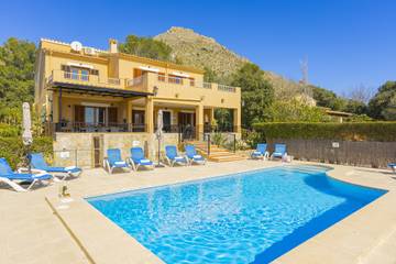 Villa in Playa del Port de Pollença, Pollença für 10 