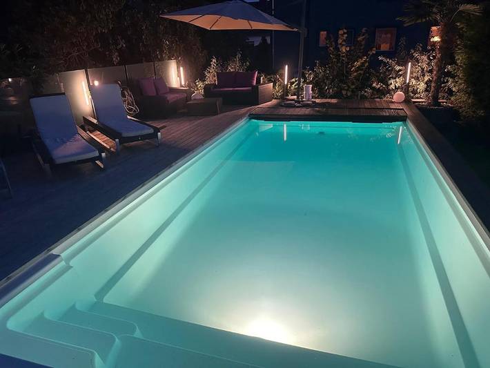 Appartement de vacances pour 3 personnes, avec jardin et sauna ainsi que vue et piscine, animaux acceptés