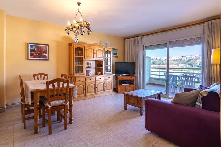 Apartamento entero, Apartamento "Blanes" cerca del mar con piscina compartida in Els Pins Blanes, Blanes