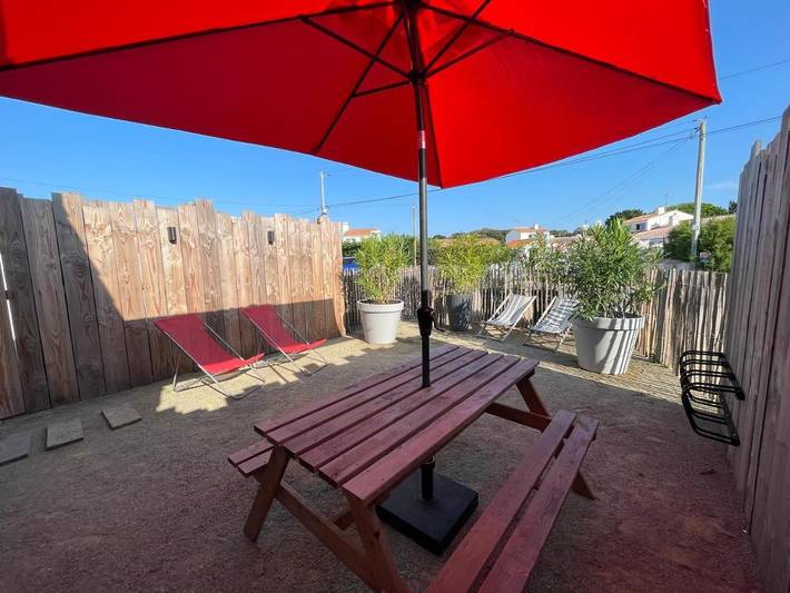 Location de vacances pour 4 personnes, avec terrasse et jardin dans Plage des Sableaux - 2