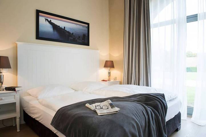 Ganze Wohnung, Halla Re-04 - Die Remise Halla Re-04 – ländliche Luxusferienwohnung mit Terrasse in Stolpe auf Usedom, Usedom