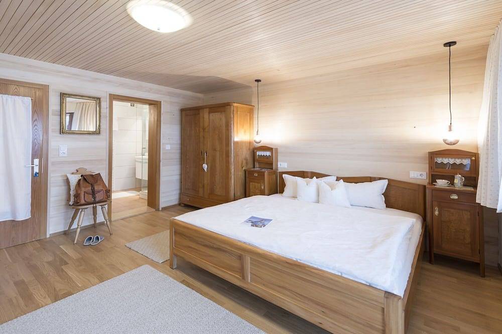 Ganze Wohnung, Your temporary home for 1-14 people - great covered terraces in Bezau, Bregenzerwald