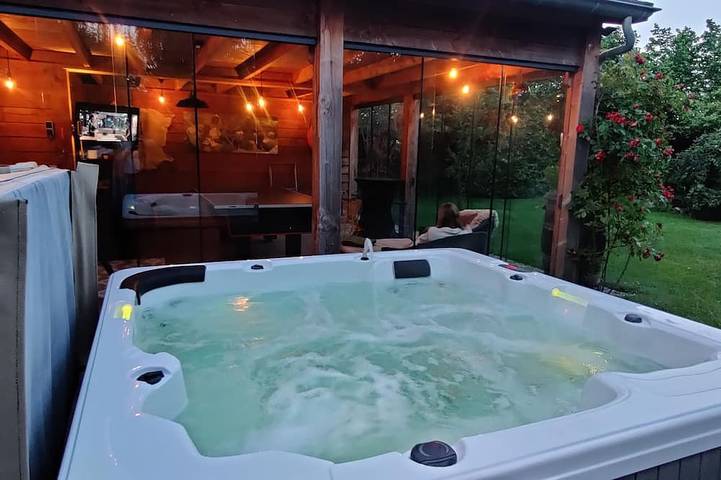 Ferienwohnung für 2 Personen, mit Whirlpool und Garten sowie Pool und Sauna in Tilburg