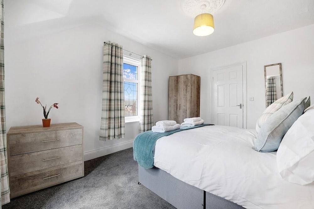 3 Bed in Sunderland, Free Wi-Fi! in Sunderland