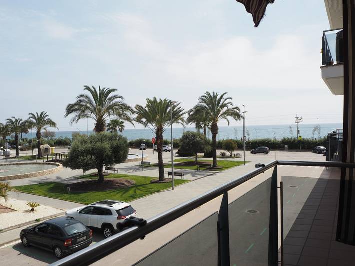 Apartamento para 6 personas, con Vistas al mar además de Terraza y Jardín en Maresme