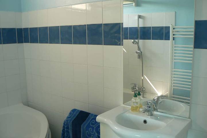 Gîte pour 2 personnes, avec jacuzzi à Ville-d'Avray - 4