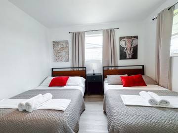 Vacation Home for 8 Guests in Fort Lauderdale, Broward County, Picture 2