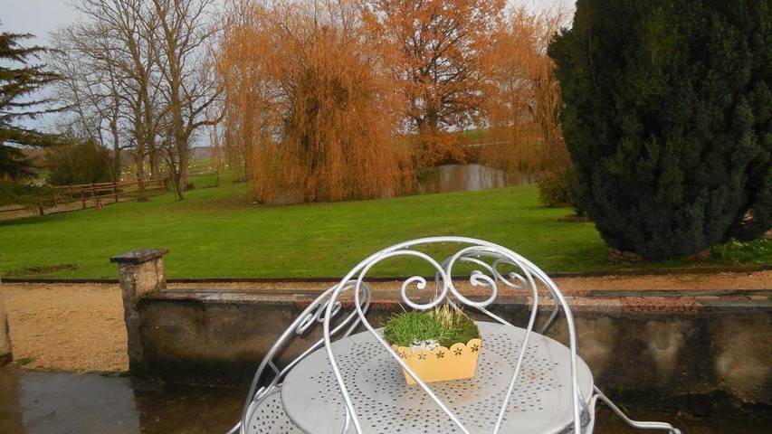 Chambre d’hôte pour 5 personnes, avec jacuzzi ainsi que sauna et jardin dans l' Ain - 3