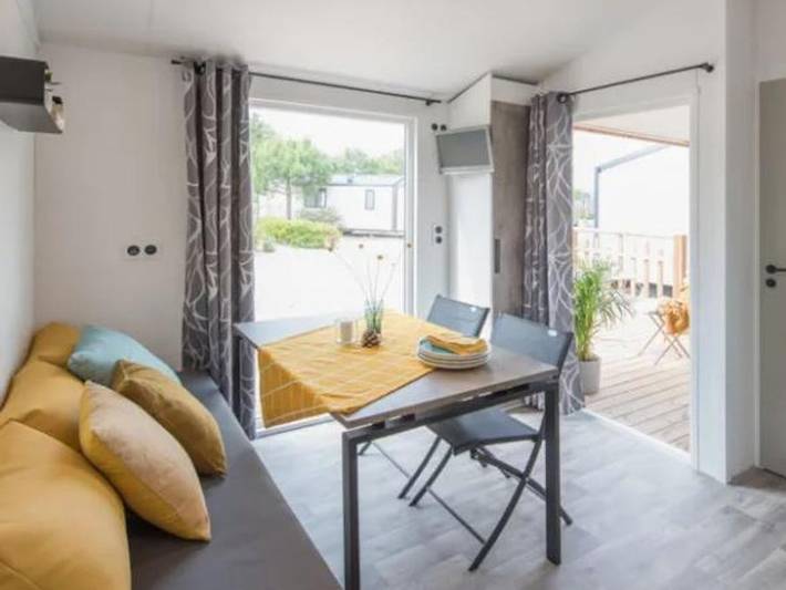Camping Belle Etoile - Mobilhome 4 personnes - Confort Terrasse in Gouville-sur-Mer, Région de Coutances