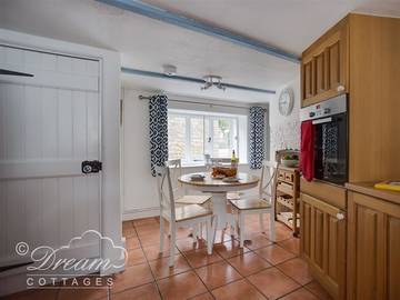 Cottage for 4 People in Burton Bradstock, Jurassic Coast, Photo 4