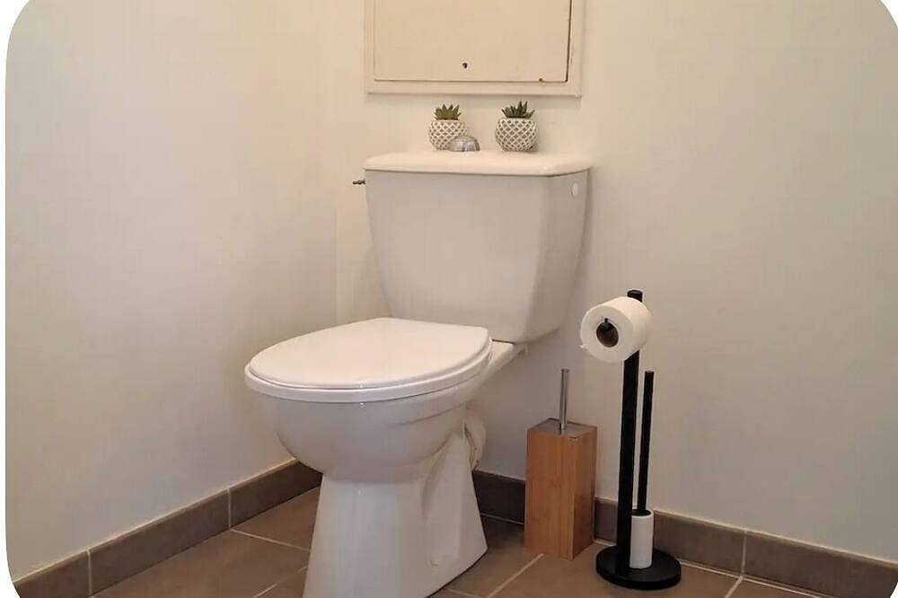 Apartamento entero, Perle Lumineuse T2 Downtown, Comfortable, with Balcony in Saint-Priest, Lyon region