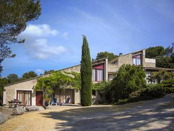 Gîte pour 6 personnes, avec terrasse ainsi que jardin et piscine à Lagarde-Paréol