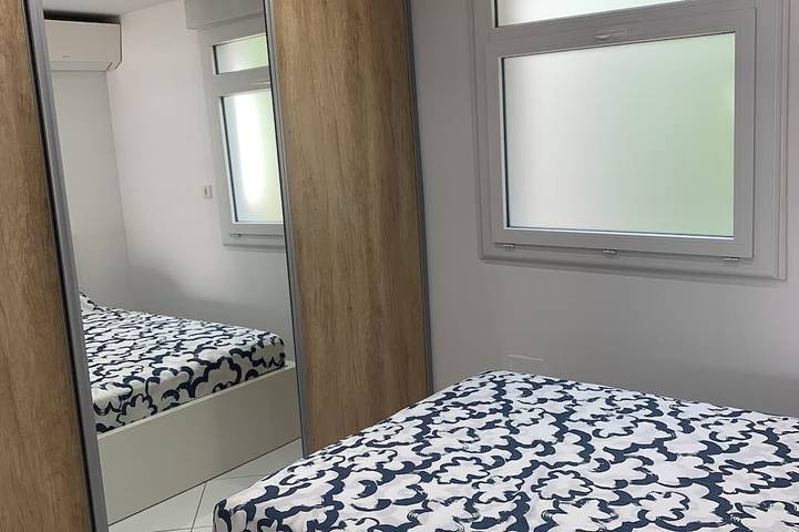 Appartement entier, Appartement + Terrasse Spa BBQ in Narbonne, Côte méditerranéenne (France)