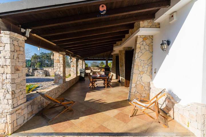 Villa per 9 persone, con giardino e terrazza, con animali domestici a Parabita