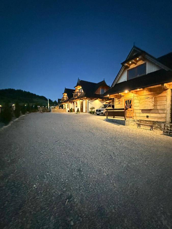 Apartament wakacyjny dla 8 osób, z Balkon i Jacuzzi oraz Taras i Ogród w Czarna Góra