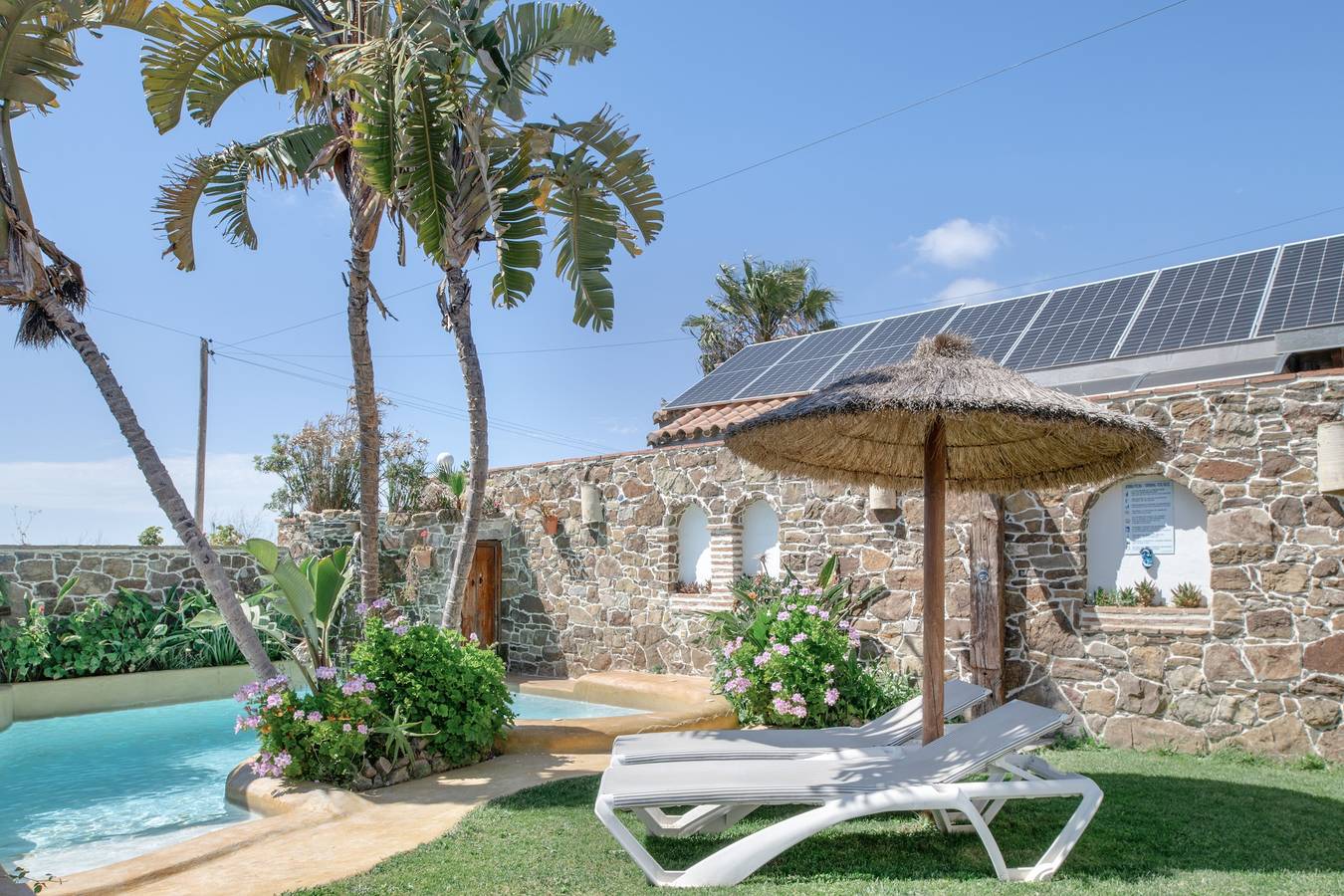 El Cortijo 3 Appartement: Ruim verblijf met zwembad & terras in Conil, foto 15