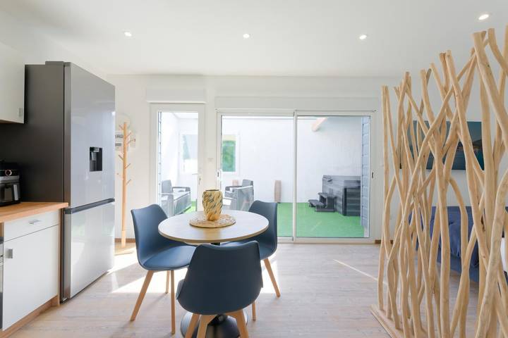 Gîte pour 2 personnes, avec jacuzzi et terrasse, animaux acceptés