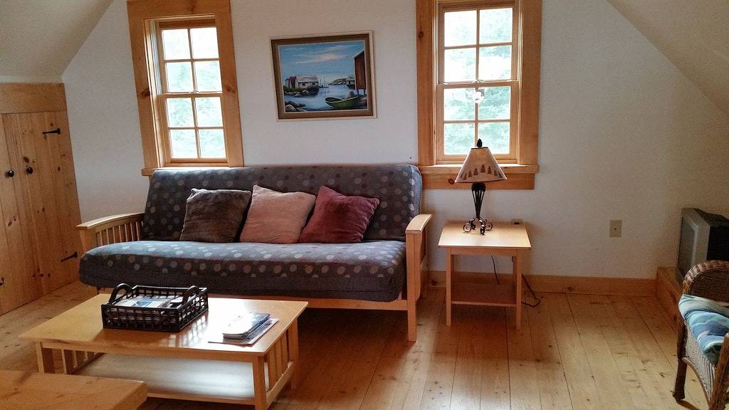 Waterfront Downeast Retreat in der Pigeon Hill Bay in Steuben in Washington County (Maine)