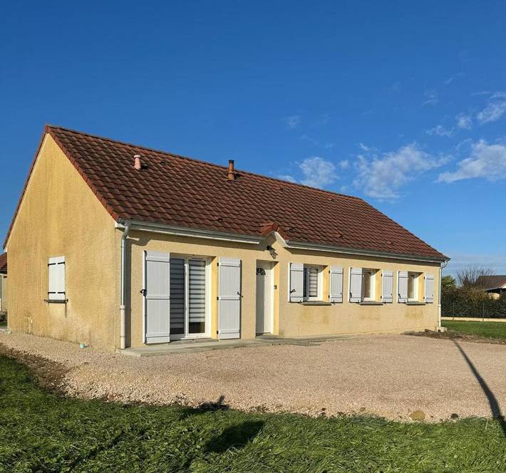 Gîte pour 8 personnes, avec terrasse à Annoire