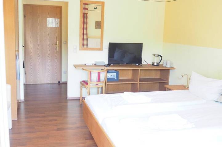 Ferienwohnung für 2 Personen, mit Garten und Terrasse in Grafenwiesen - 3