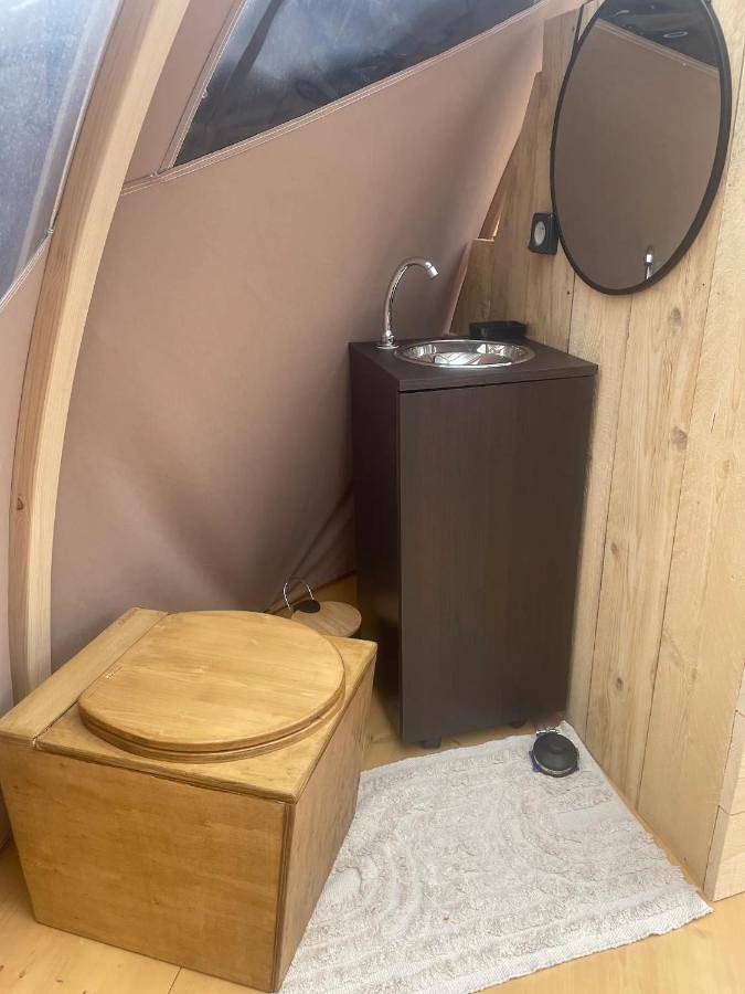 Tente pour 2 personnes, avec Terrasse ainsi que Jardin et Vue dans l' Eure - 4