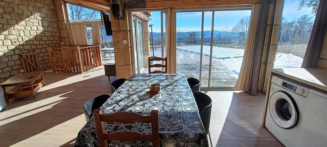 Casa de vacaciones para 6 personas, con vistas además de piscina y jardín - 1
