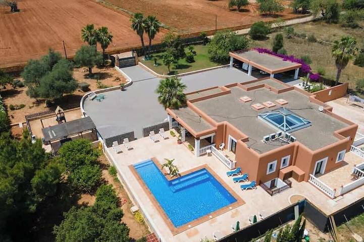 Villa Evie Ibiza - Cinco Habitaciones Villa, Capacidad 8 in Sant Antoni de Portmany, Ibiza Oeste