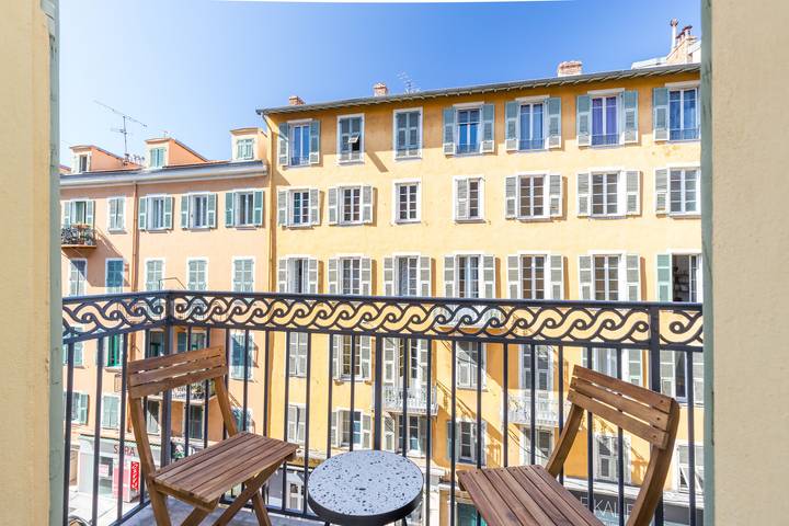 Vacation rental for 4 people, with balcony in Nice (France)