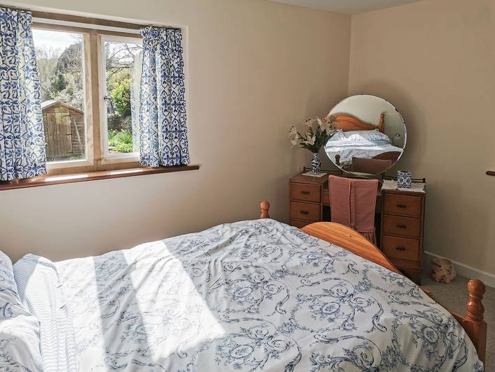 Violet Cottage in Stroud, Gloucestershire