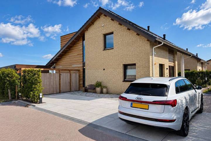 Ferienhaus für 8 Personen, mit Sauna und Whirlpool sowie Garten - 1