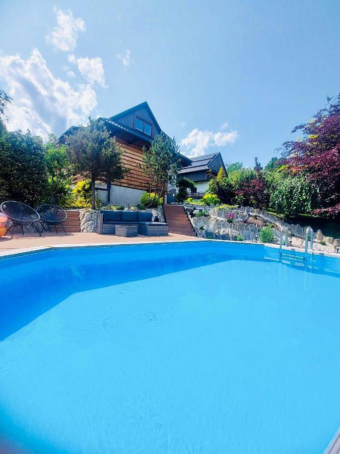 Casa de vacaciones para 12 personas, con piscina además de jacuzzi y jardín, Familias con niños - 1
