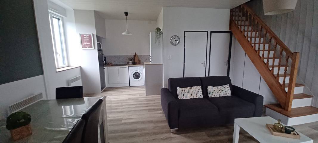 Gîte pour 5 personnes, avec terrasse ainsi que jardin et piscine