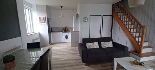 Gîte pour 5 personnes, avec piscine ainsi que jardin et terrasse à La Flocellière