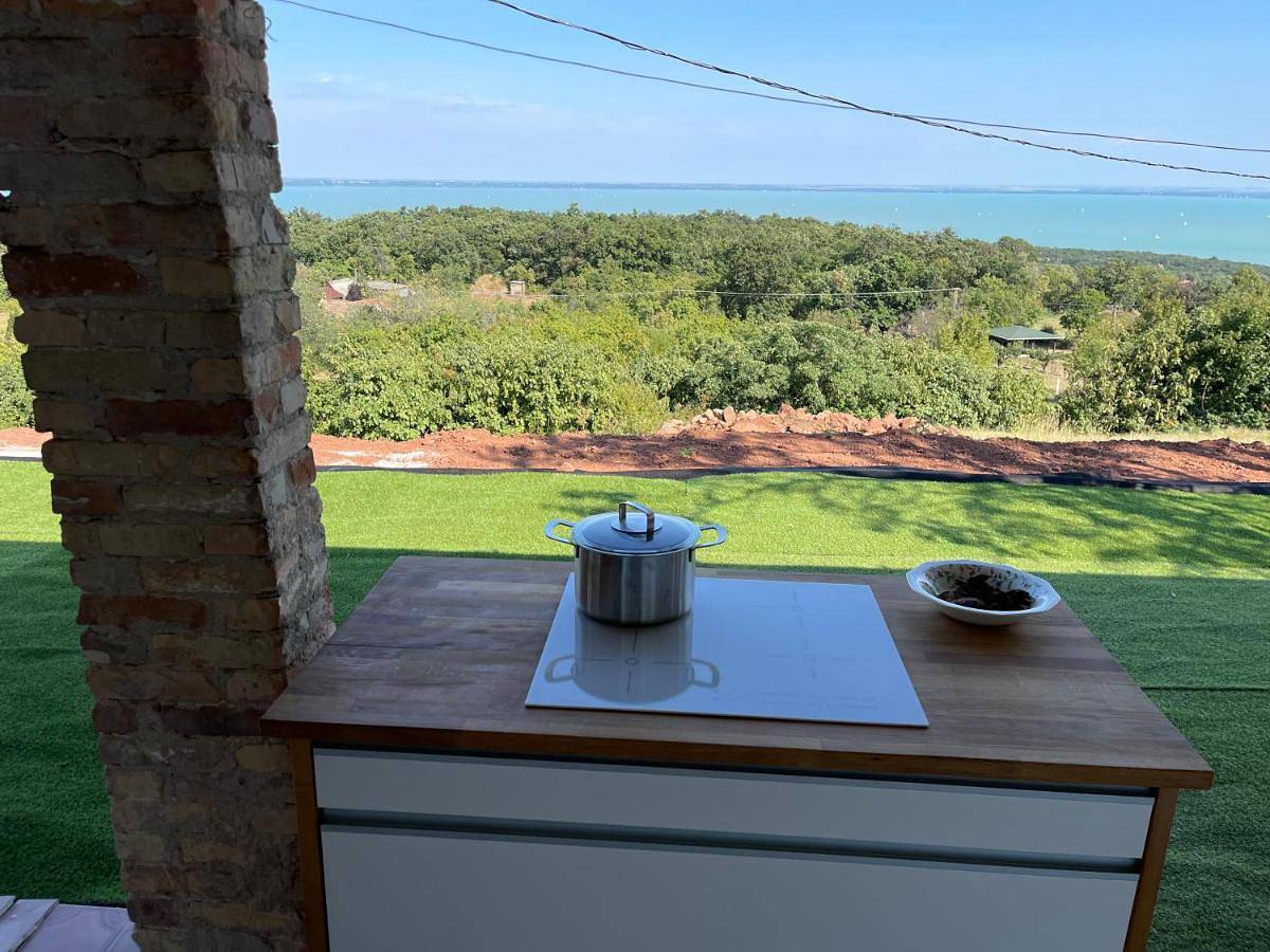 Two-Bedroom House in Balatonalmadi, Plattensee nordufer