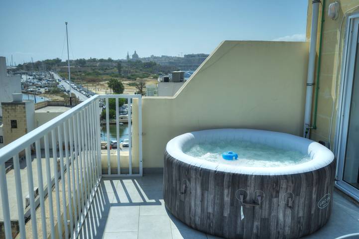 Gîte pour 2 personnes, avec terrasse dans Gzira - 4