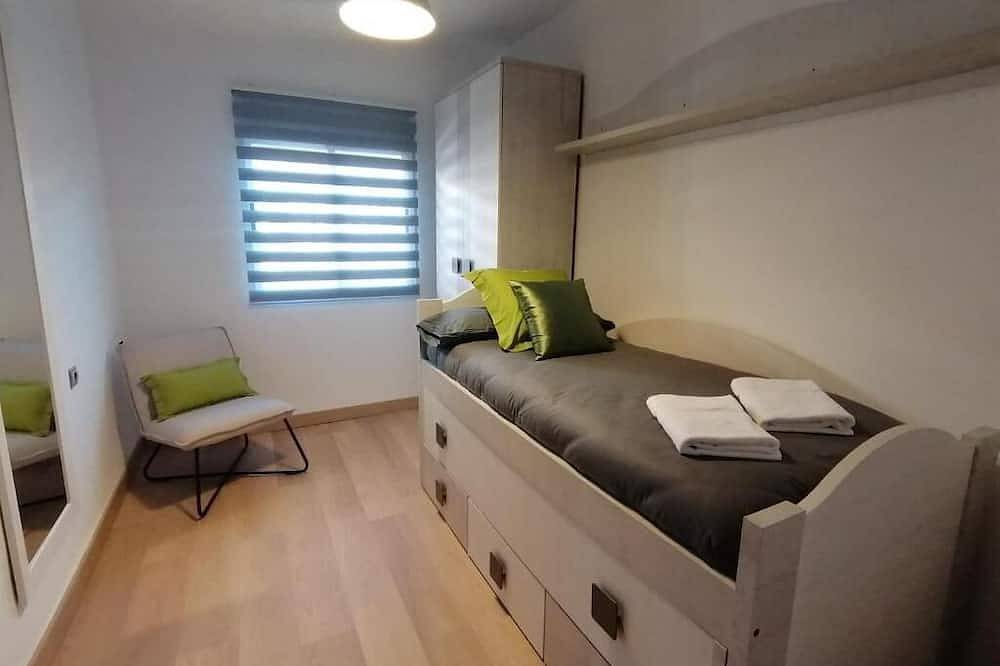 Entire apartment, Spacious Apartment in Armilla, Granada Province