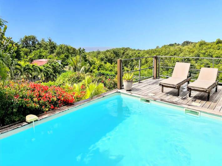 Location de vacances pour 6 personnes, avec piscine et jardin, adapté aux familles en Guadeloupe