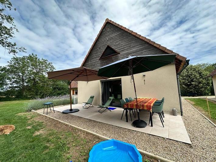Location de vacances pour 6 personnes, avec piscine ainsi que terrasse et jardin à Lacapelle-Marival - 3
