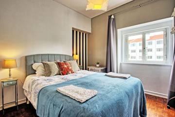 Ferienhaus für 30 Personen, mit Balkon in Lissabon