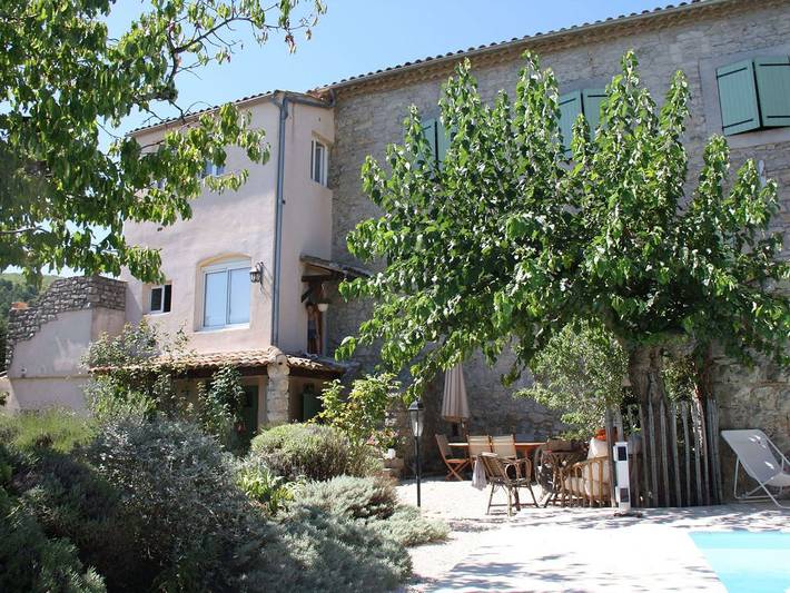 Location de vacances pour 6 personnes, avec jardin et terrasse à Courry - 2