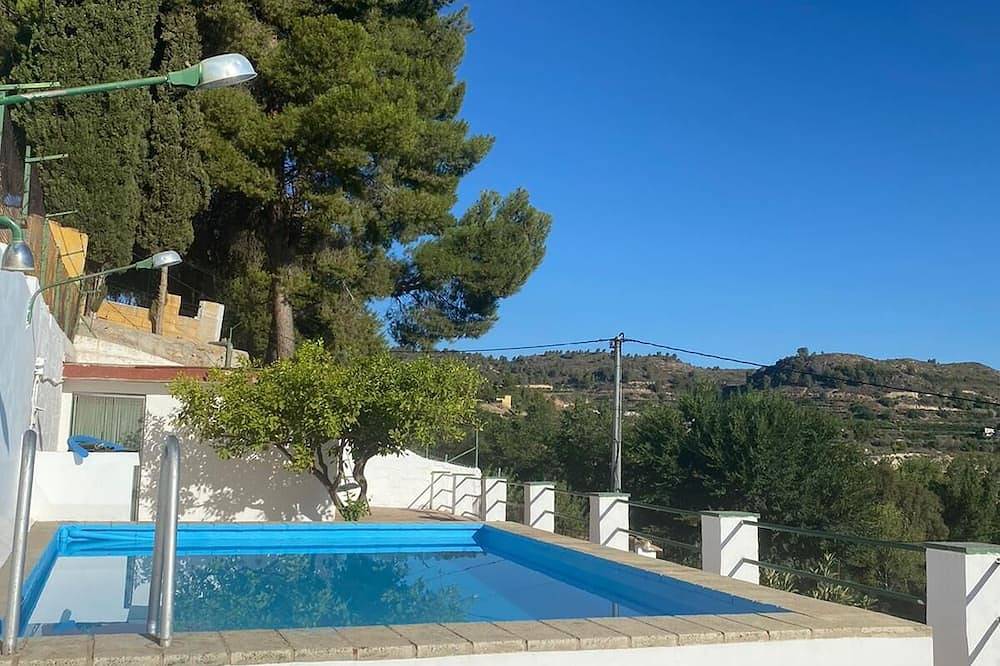 Vista Montaña - A Peaceful Villa Retreat in Calles, Valencia Provinz