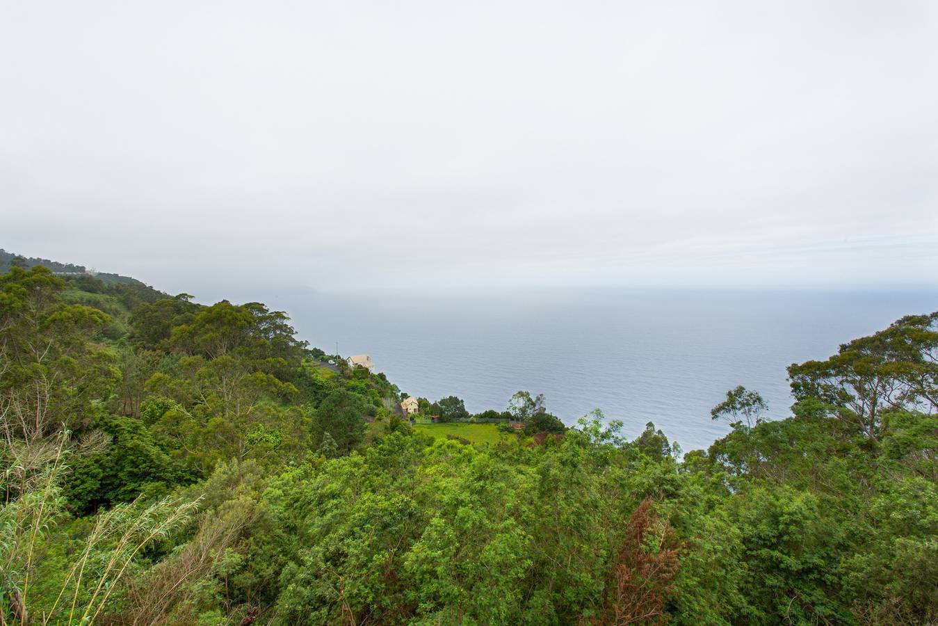 Appartement entier, Appartement Sunset Village B avec vue mer, Wi-Fi et climatisation in São Jorge Ville, Île de Madère